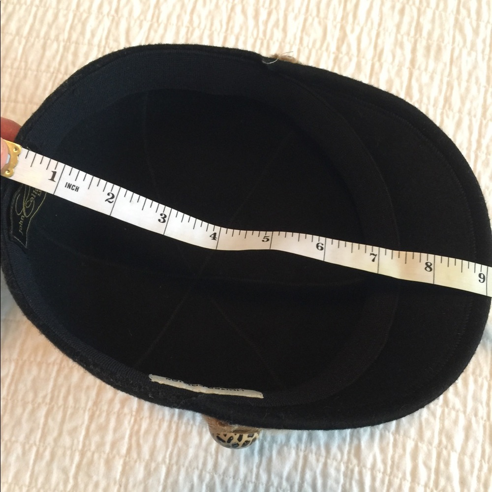 VTG John Callanan black wool hat w/brown faux fur & animal print button trim - Picture 9 of 10